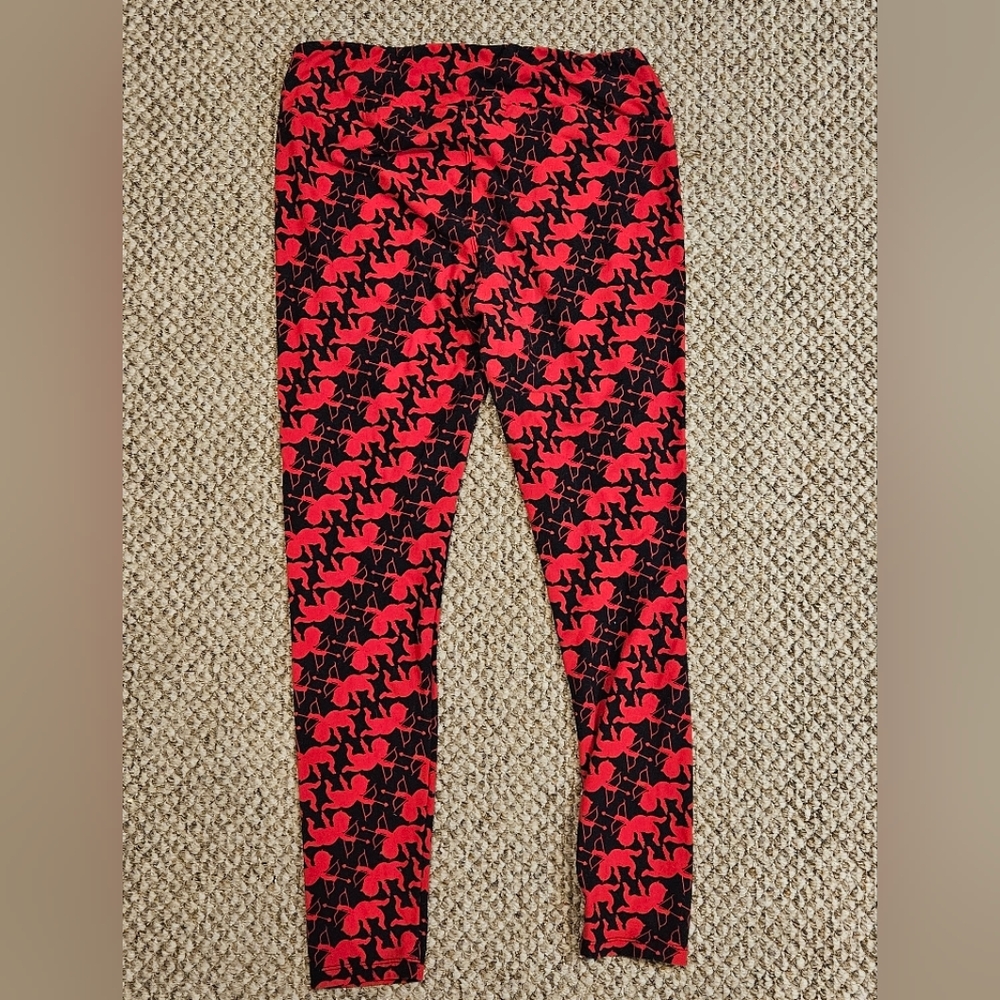 Lularoe Red and Black Cupid Print Leggings